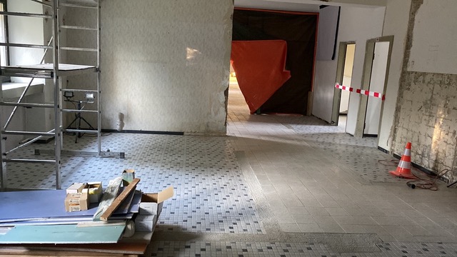 Fertig umgebaute Büroräume zu Ausstellungsboxen Bild: BauAustellung16.jpg